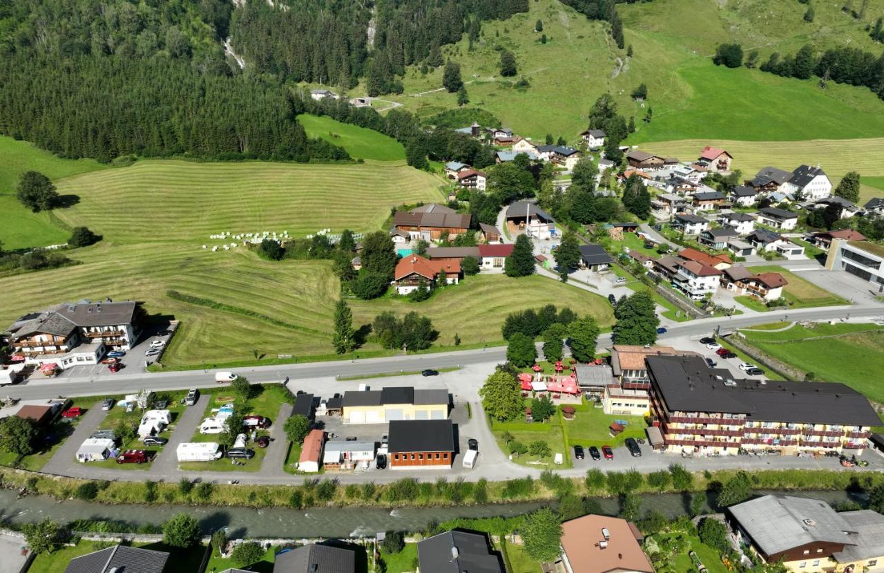 Hotel-Restaurant Lampenhaeusl Fusch an der Grossglocknerstrasse Buitenkant foto