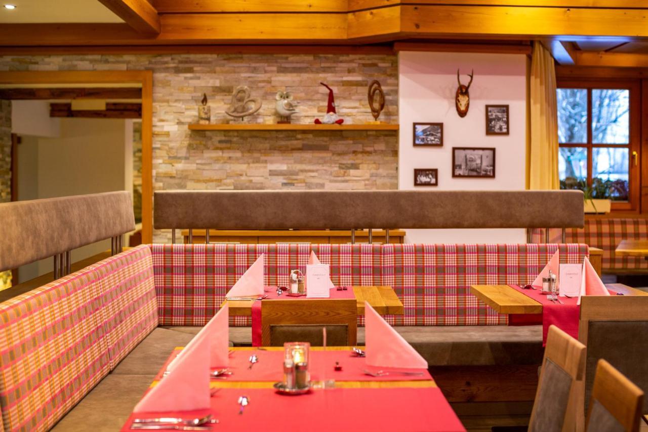 Hotel-Restaurant Lampenhaeusl Fusch an der Grossglocknerstrasse Buitenkant foto