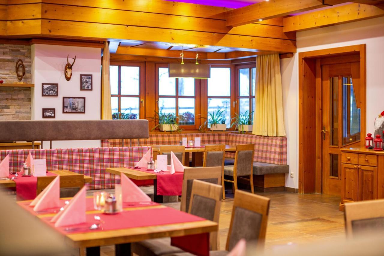 Hotel-Restaurant Lampenhaeusl Fusch an der Grossglocknerstrasse Buitenkant foto
